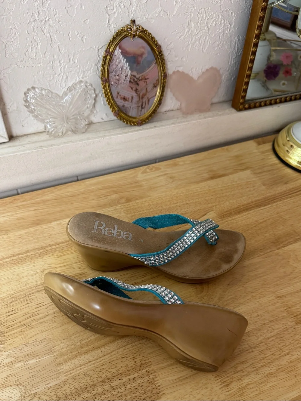 Cute Sparkly 2000’s Reba Y2K Turquoise Rhinestone Wedge Flip Flop Sandals Size 7